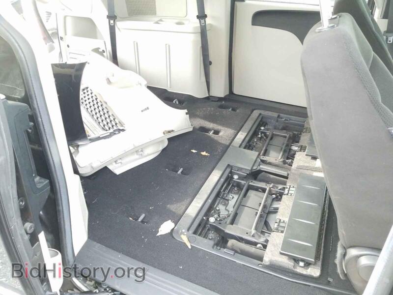 2015 Dodge CARAVAN (VIN 2C4RDGBG6FR732050) — photo 6 of 8