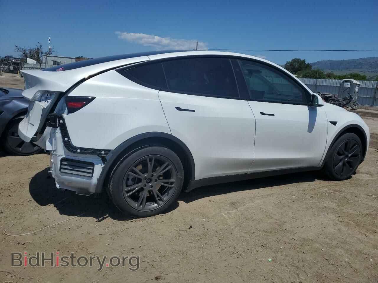 2024 TESLA MODEL Y - VIN: 7SAYGAEE4RF127358 - Фото 3