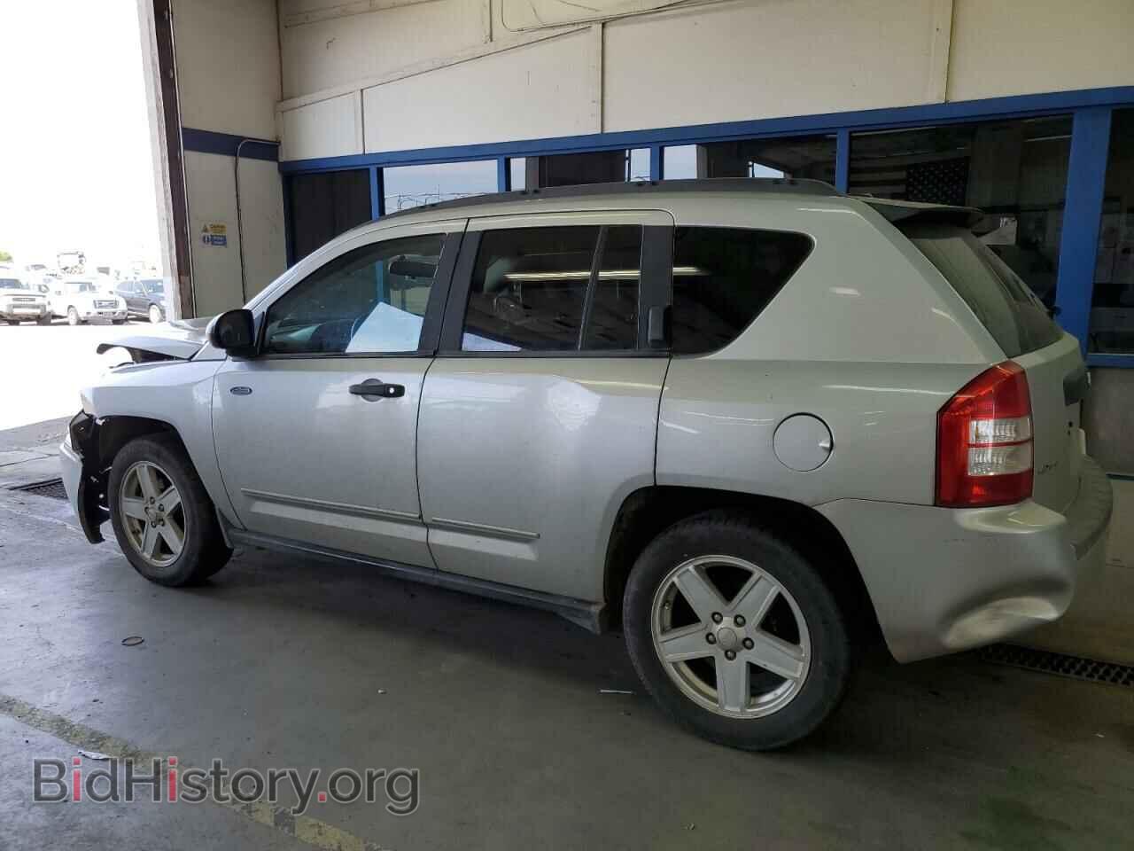 2009 JEEP COMPASS - VIN: 1J4FF47B09D105810 - Фото 2
