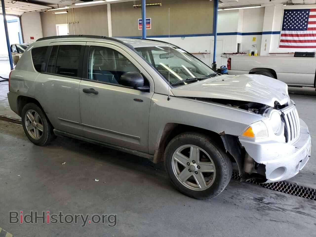 2009 JEEP COMPASS - VIN: 1J4FF47B09D105810 - Фото 4