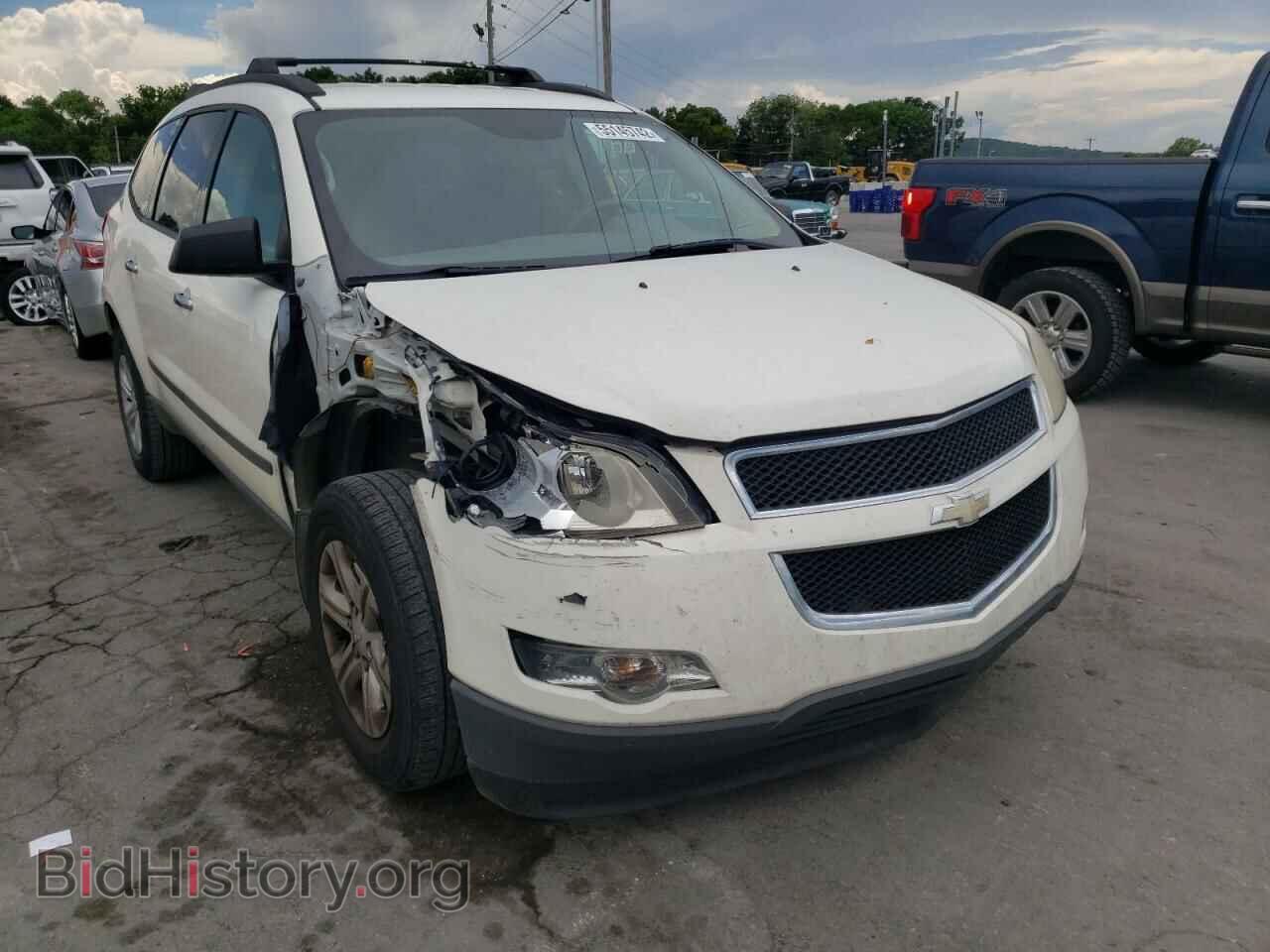 Photo 1GNKRFED3CJ385170 - CHEVROLET TRAVERSE 2012