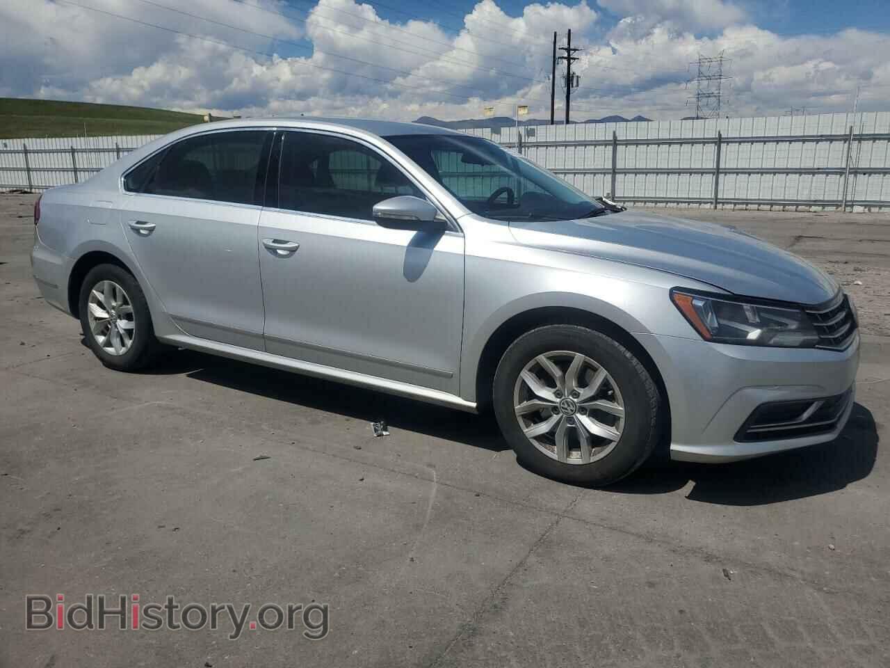 2017 VOLKSWAGEN PASSAT - VIN: 1VWAT7A36HC062071 - Фото 4
