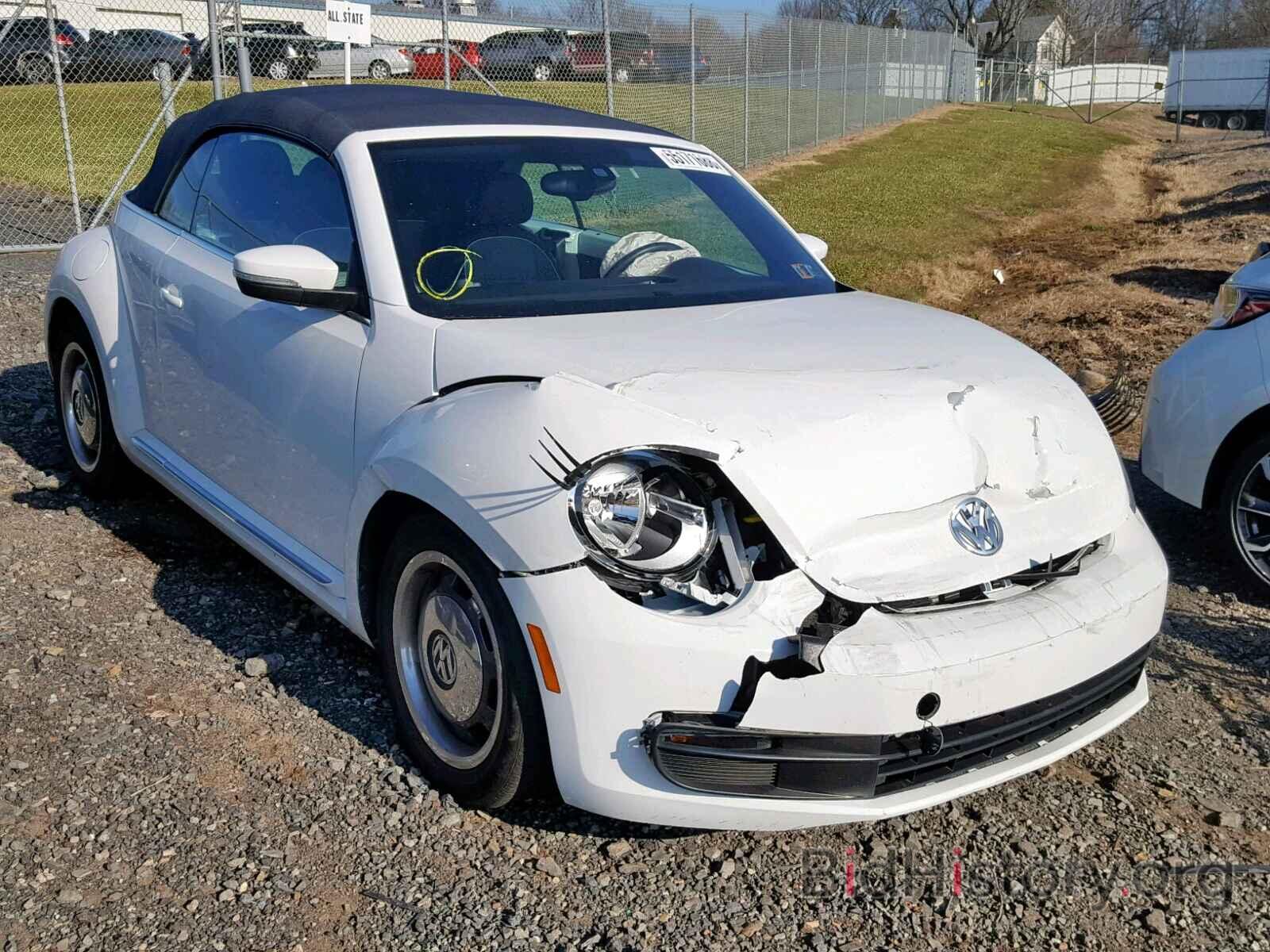 Photo 3VW517AT8GM820593 - VOLKSWAGEN BEETLE 2016