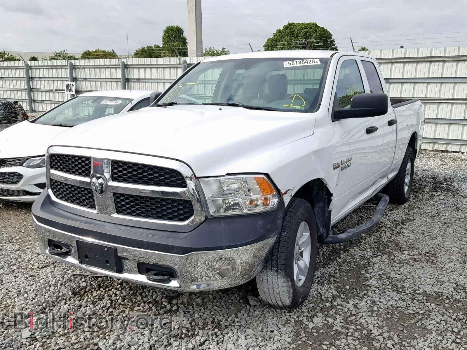 2015 RAM 1500 ST - VIN: 1C6RR7FT2FS751631 - Фото 2