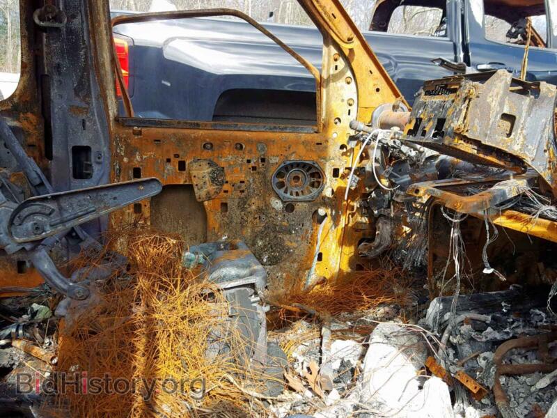 2010 Ford ECONOLINE (VIN 1FBNE3BL8ADA70117) — photo 5 of 10