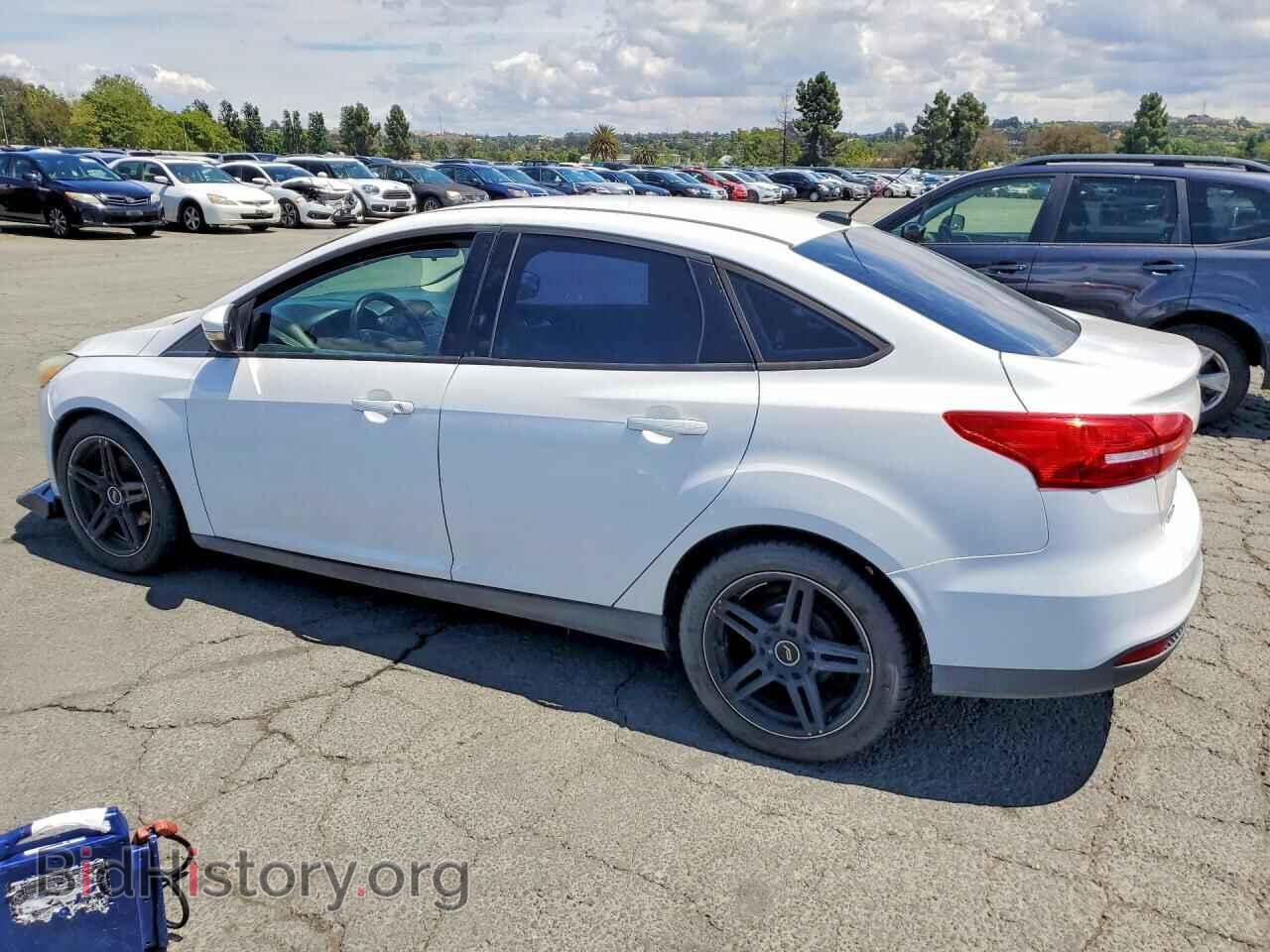 2015 FORD FOCUS - VIN: 1FADP3F28FL263664 - Фото 2