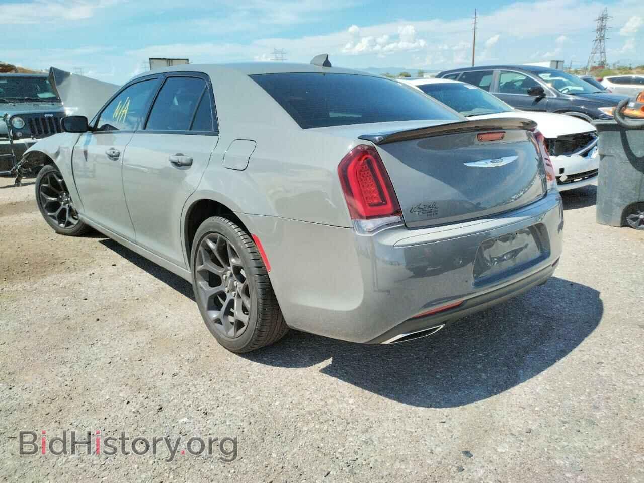 2019 CHRYSLER 300 - VIN: 2C3CCAAG5KH663122 - Фото 3