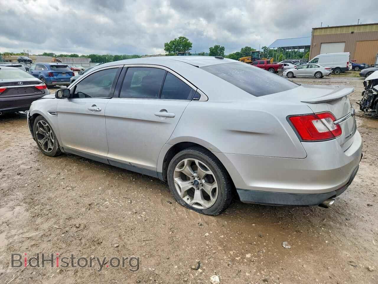 2010 FORD TAURUS - VIN: 1FAHP2KT9AG107743 - Фото 2