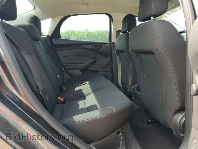 2017 Ford FOCUS (VIN 1FADP3E2XHL202014) — photo 10 of 15