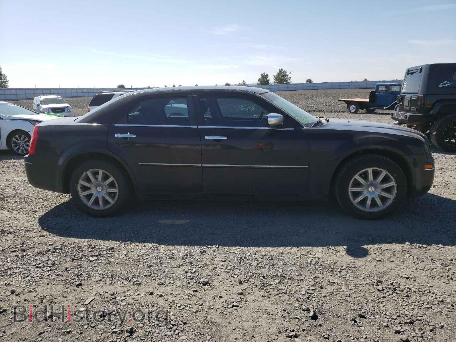 2010 CHRYSLER 300 - VIN: 2C3CA5CV5AH206592 - Фото 9