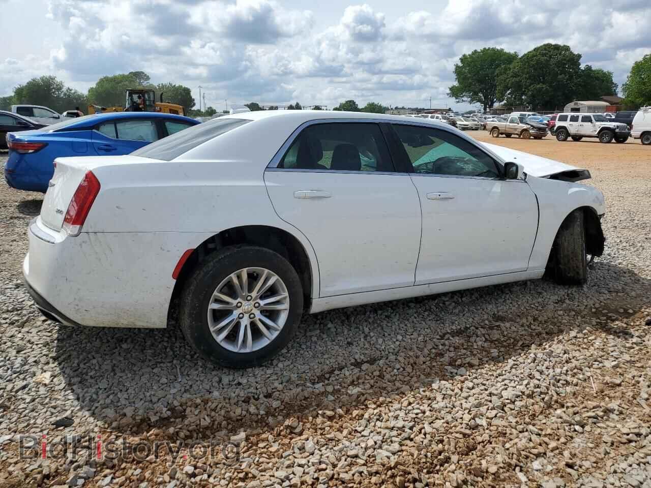 2019 CHRYSLER 300 - VIN: 2C3CCAAG3KH501201 - Фото 3