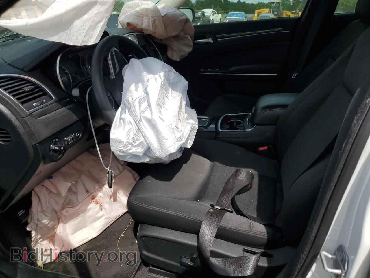 2019 CHRYSLER 300 - VIN: 2C3CCAAG3KH501201 - Фото 7