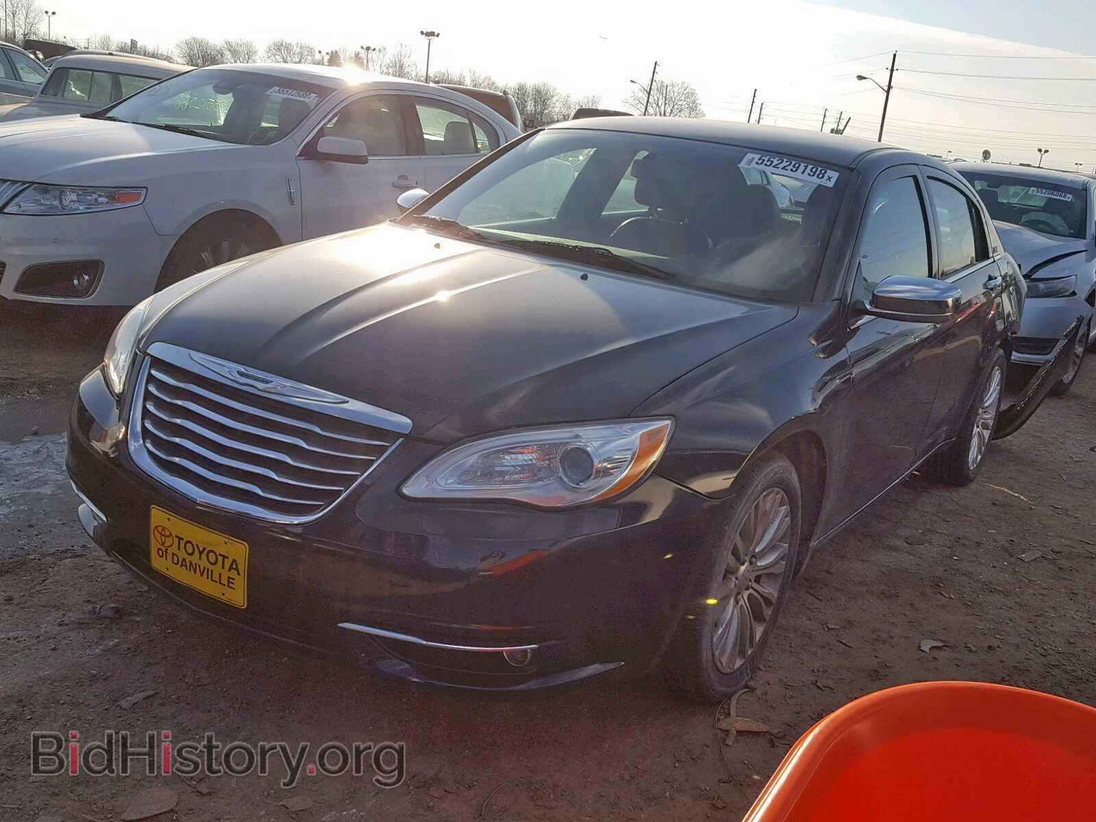 2011 CHRYSLER 200 - VIN: 1C3BC2FB0BN569672 - Photo 2