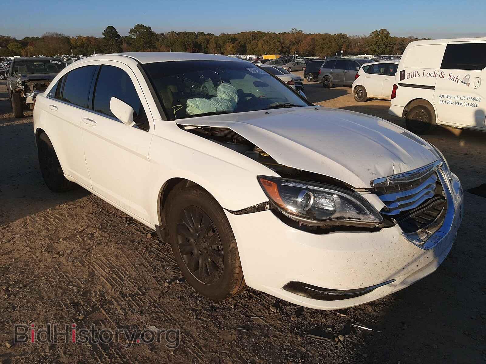 Photo 1C3BC4FB6BN563628 - CHRYSLER 200 2011