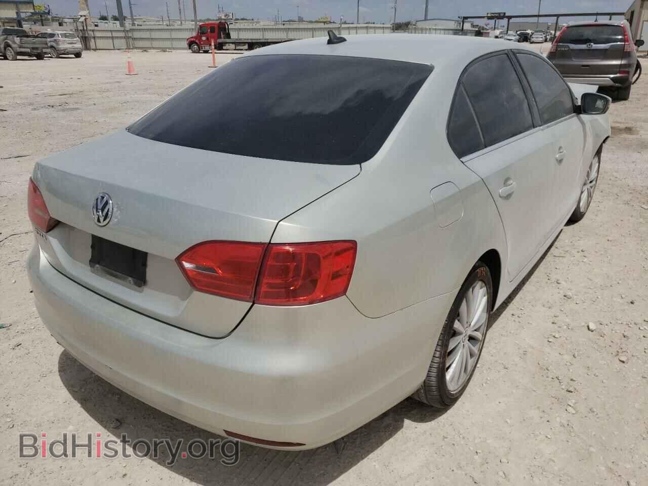 2011 VOLKSWAGEN JETTA - VIN: 3VWLX7AJXBM366571 - Фото 4