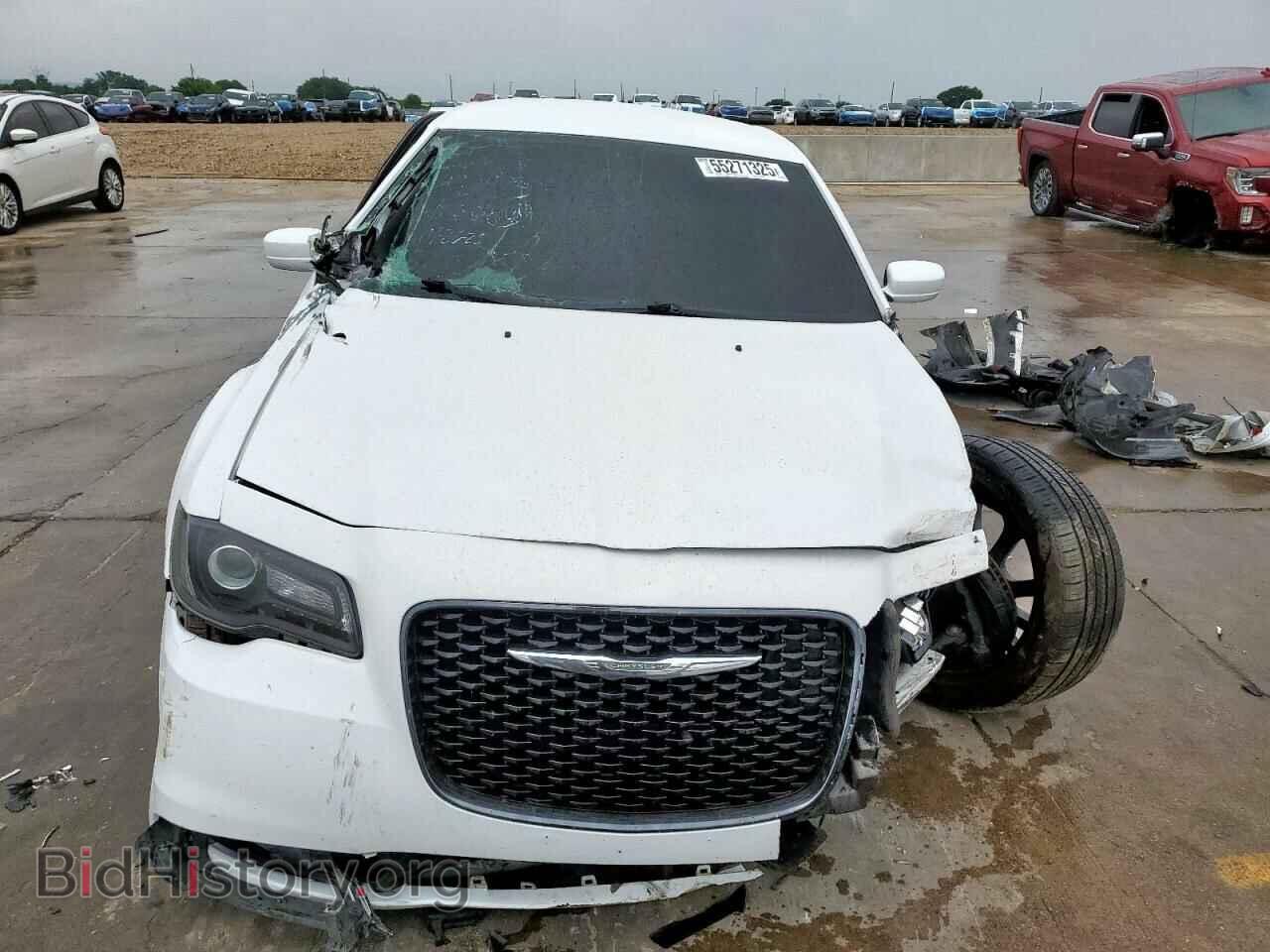 2019 CHRYSLER 300 - VIN: 2C3CCABG3KH628657 - Фото 5