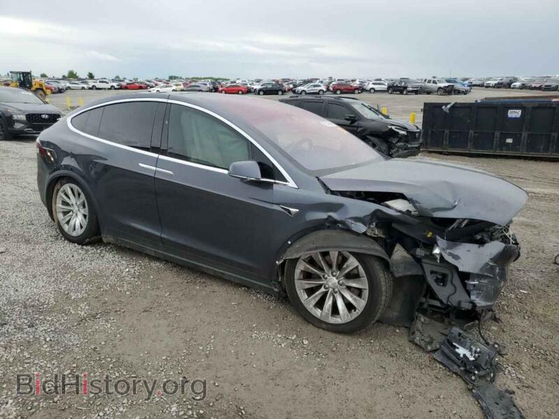 2017 Tesla MODEL X (VIN 5YJXCAE29HF059132) — фото 4 из 12