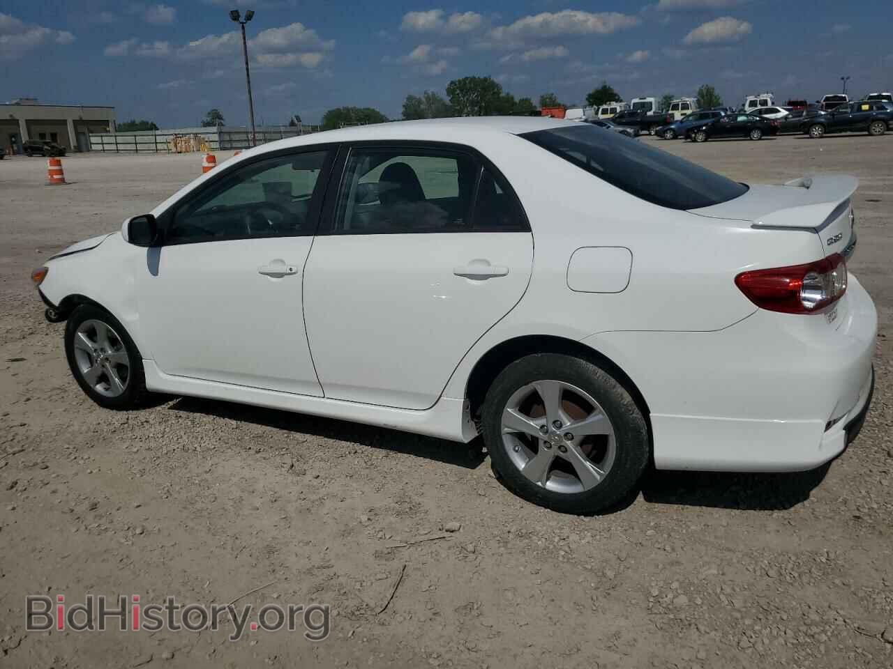 2011 TOYOTA COROLLA - VIN: 2T1BU4EE2BC685247 - Фото 2