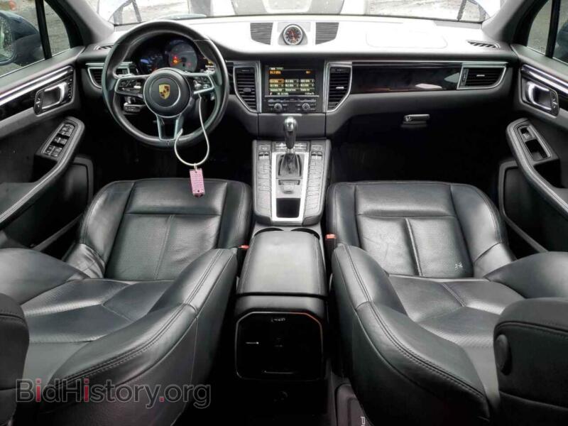 2016 Porsche MACAN (VIN WP1AB2A59GLB44450) — photo 8 of 14