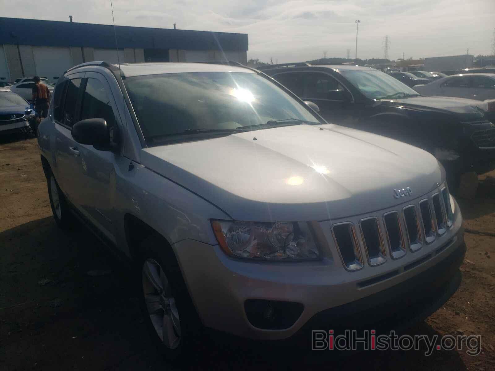 Фотография 1J4NF1FB1BD252090 - JEEP COMPASS 2011