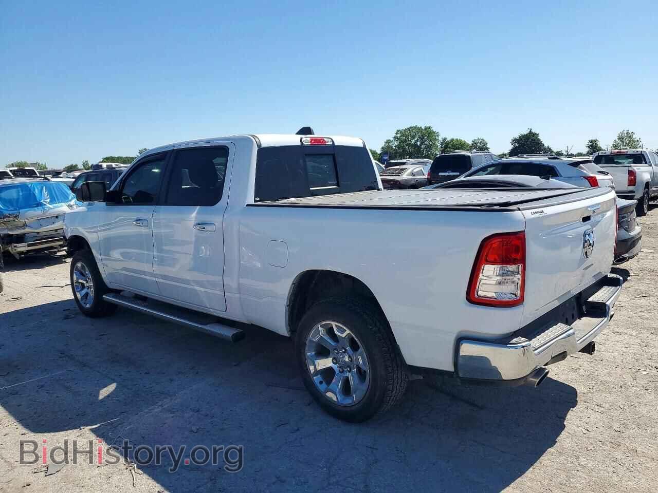 2019 RAM 1500 - VIN: 1C6SRFMTXKN882328 - Фото 2