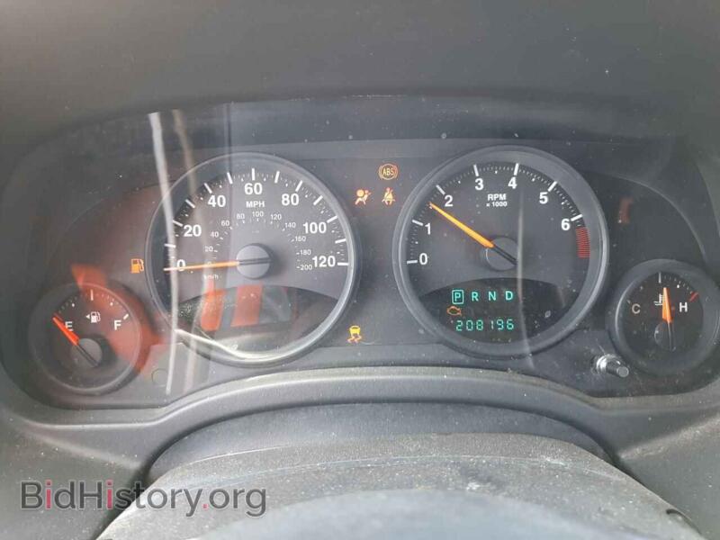 2011 Jeep COMPASS (VIN 1J4NT1FB5BD194865) — фото 8 из 10