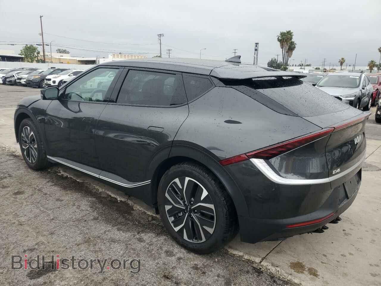 2023 KIA EV6 LIGHT - VIN: KNDC34LB2P5158488 - Фото 2