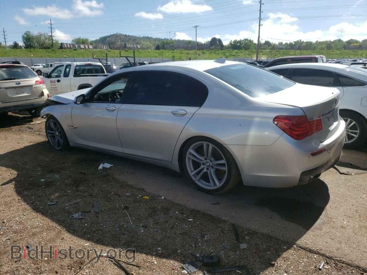 2011 BMW 7 SERIES - VIN: WBAKC8C58BC434526 - Фото 2