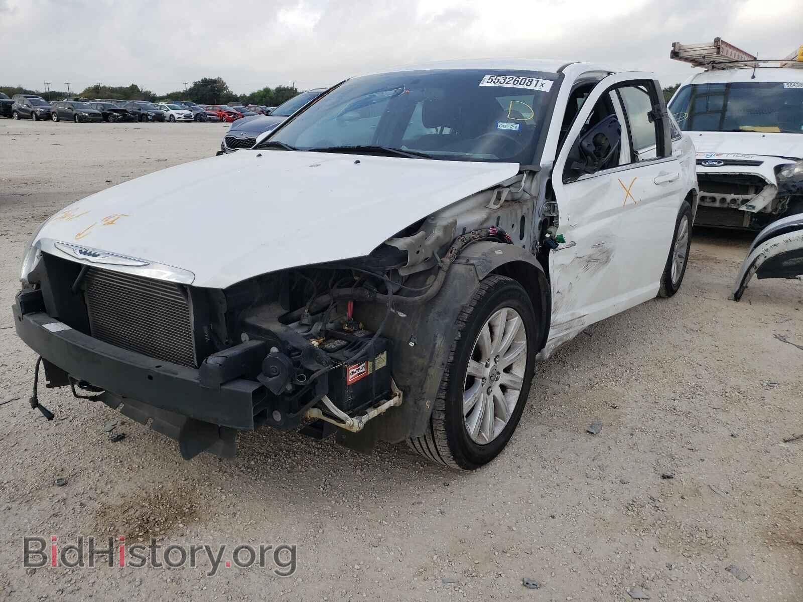 2014 CHRYSLER 200 - VIN: 1C3CCBBB7EN159109 - Фото 2