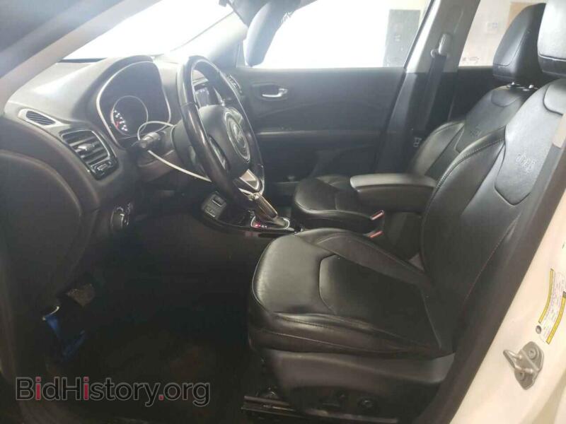 2020 Jeep COMPASS (VIN 3C4NJCCB7LT211415) — photo 7 of 13