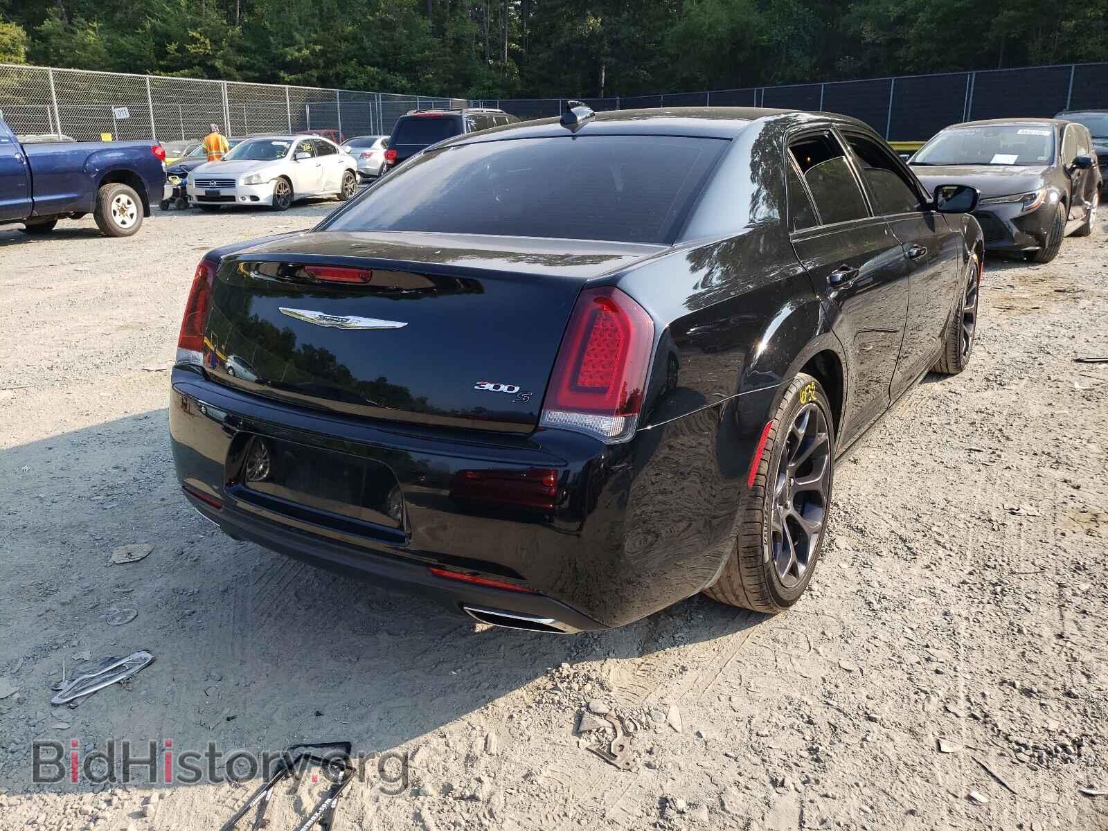 2019 CHRYSLER 300 - VIN: 2C3CCABG5KH565948 - Фото 4