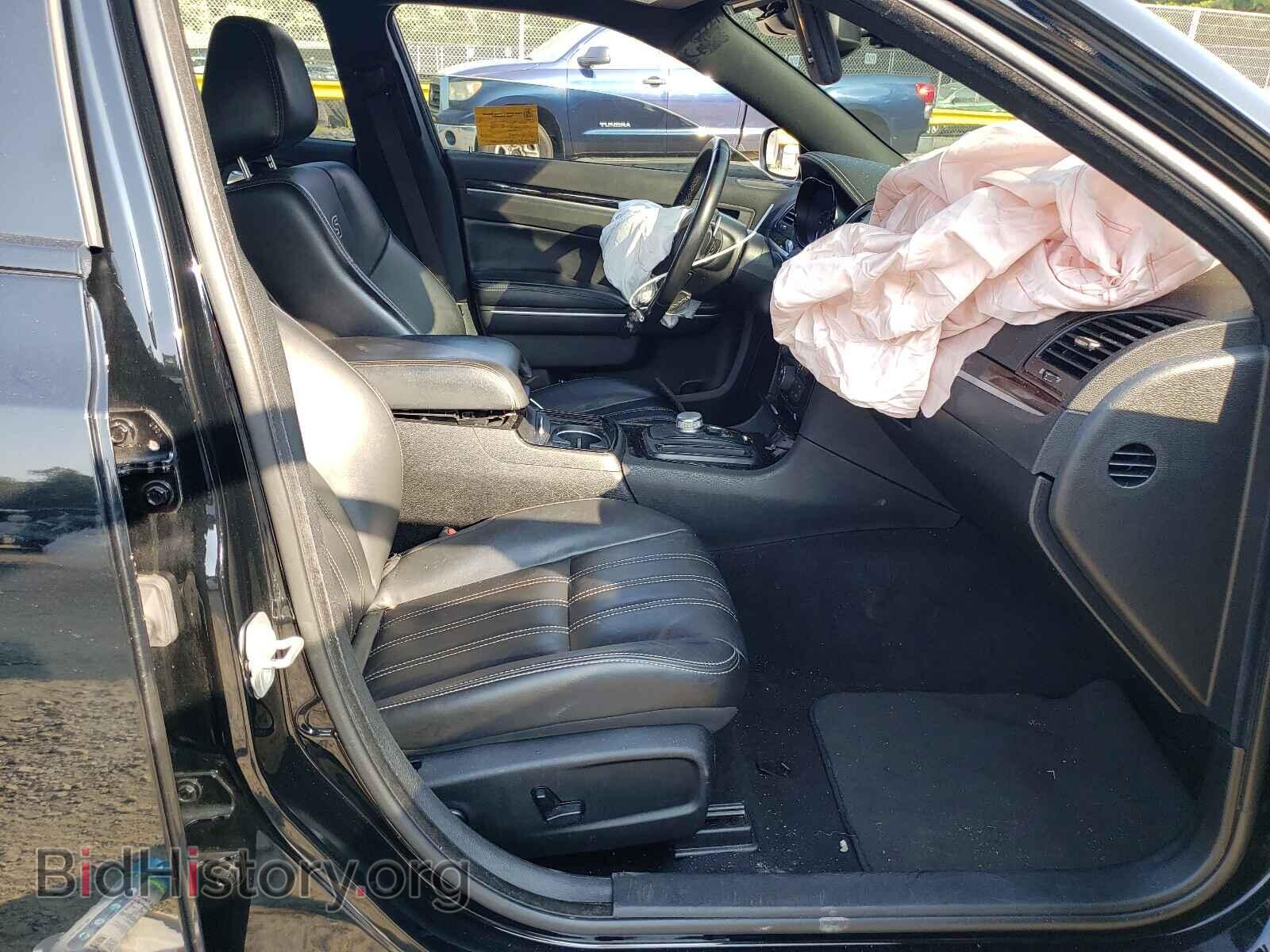 2019 CHRYSLER 300 - VIN: 2C3CCABG5KH565948 - Фото 5
