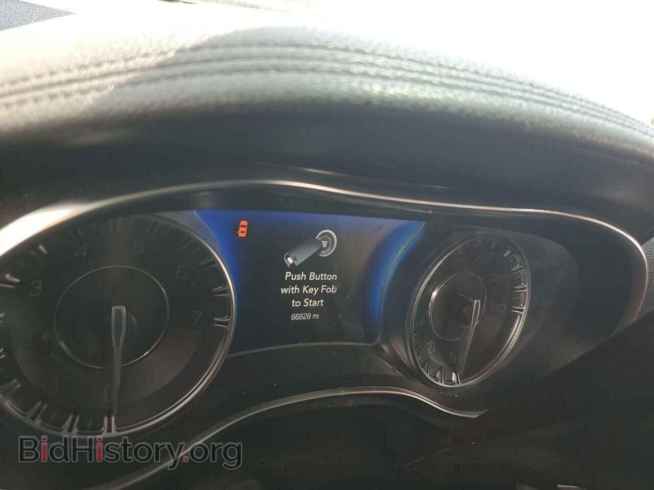 2019 CHRYSLER 300 - VIN: 2C3CCAAG7KH731145 - Фото 9