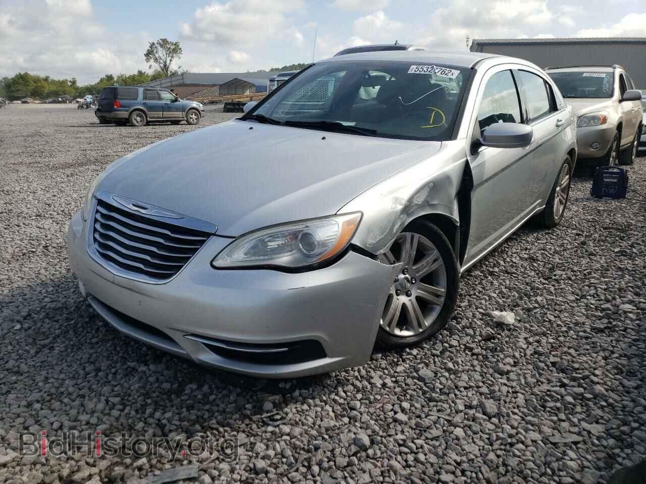 2012 CHRYSLER 200 - VIN: 1C3CCBBB6CN197332 - Фото 2
