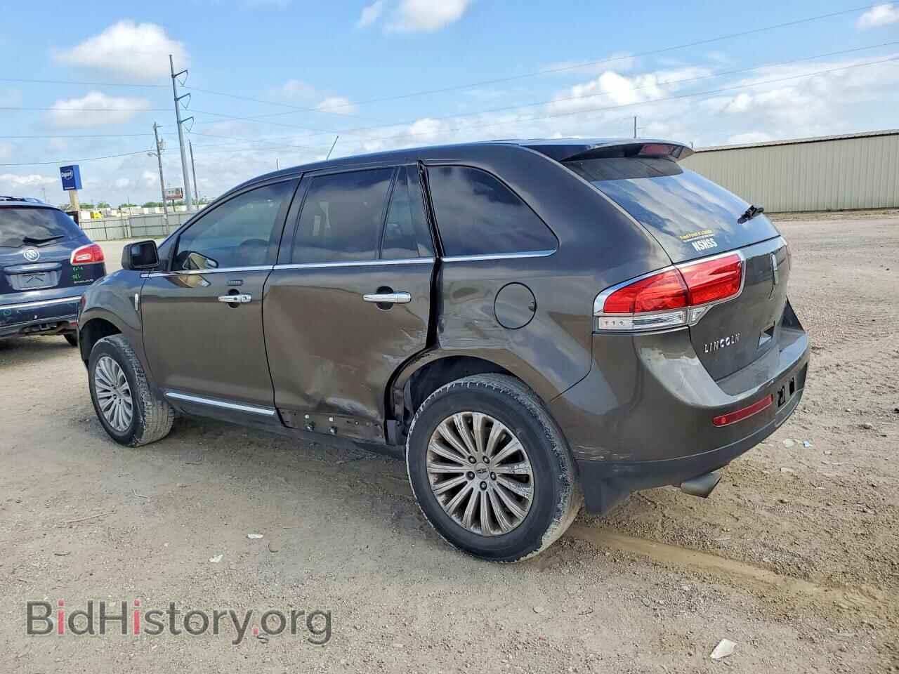 2011 LINCOLN MKX - VIN: 2LMDJ6JK8BBJ12113 - Photo 2