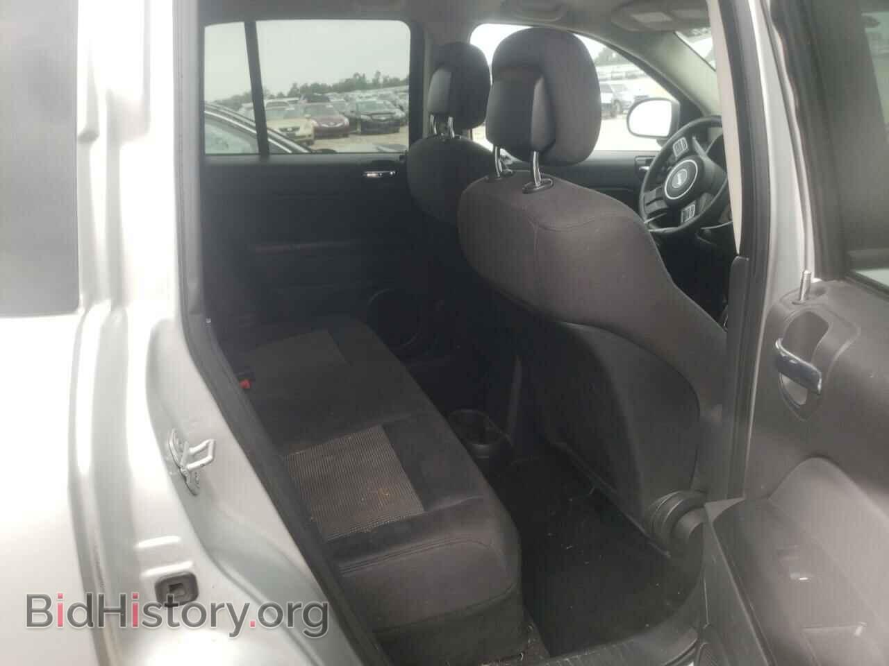 2011 JEEP COMPASS - VIN: 1J4NT1FA4BD137726 - Photo 6
