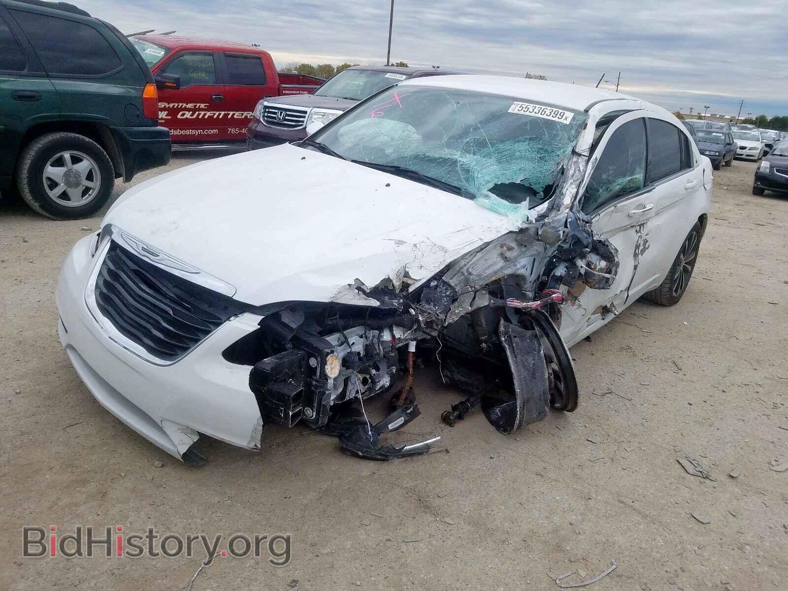 2013 CHRYSLER 200 - VIN: 1C3CCBBB8DN579590 - Фото 2