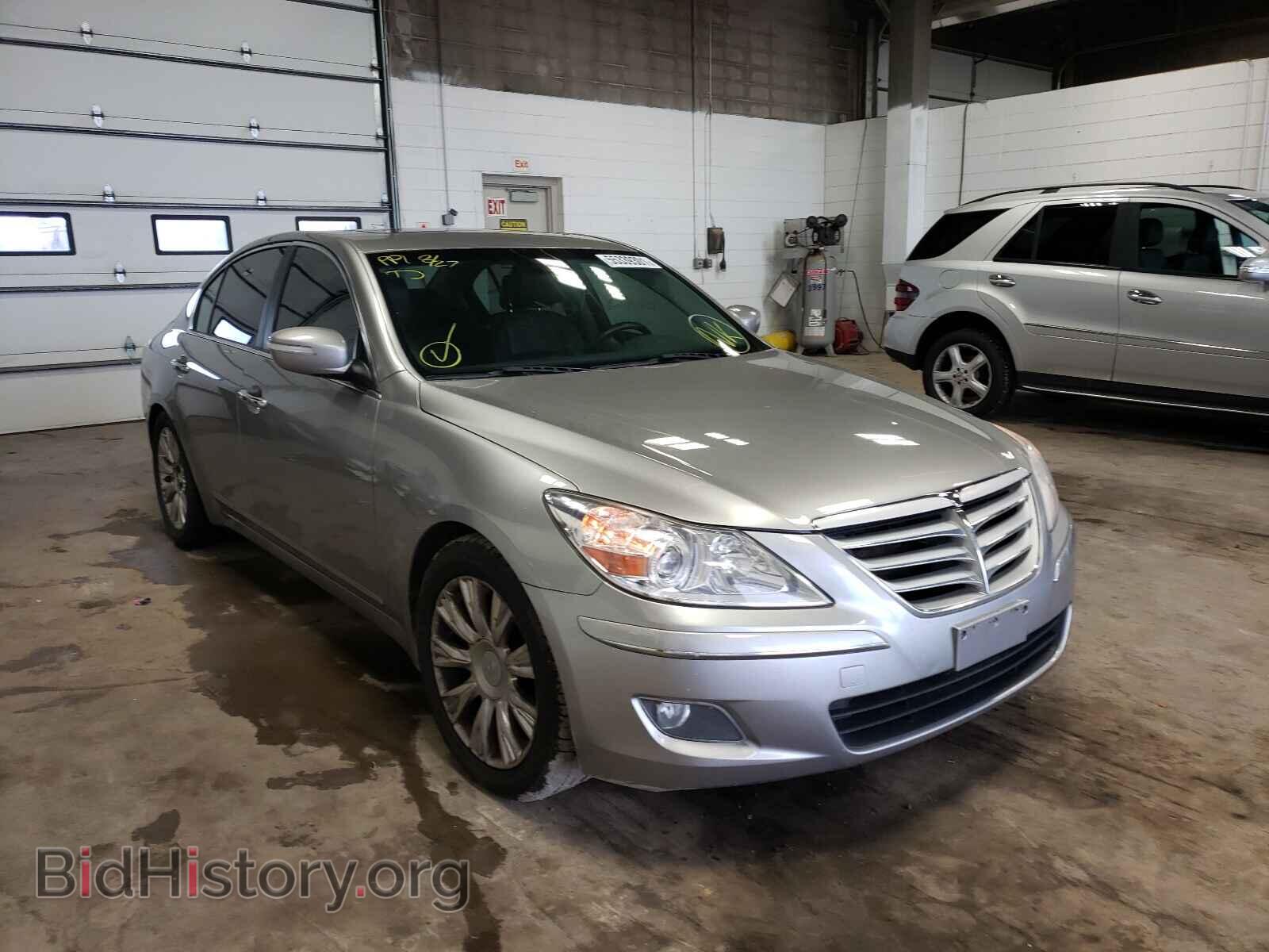 Photo KMHGC46E69U032968 - HYUNDAI GENESIS 2009
