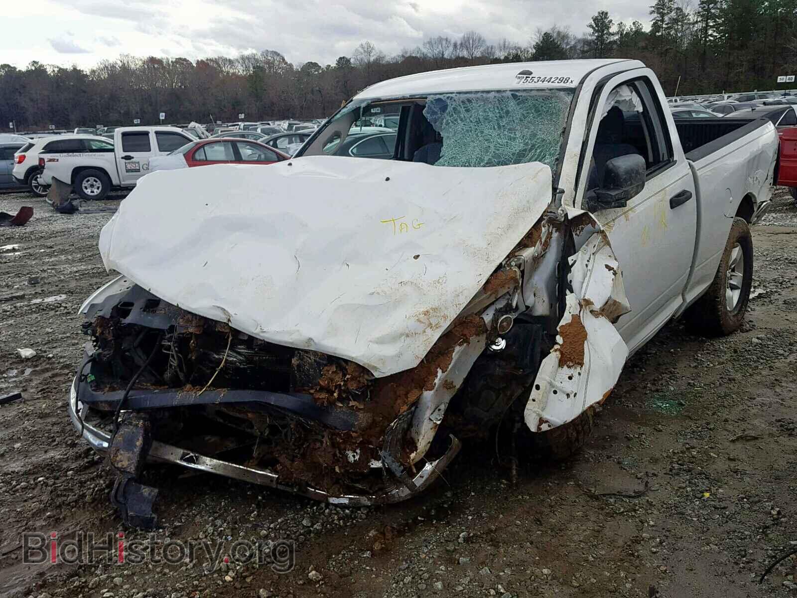 2014 RAM 1500 ST - VIN: 3C6JR6AT2EG126974 - Фото 2