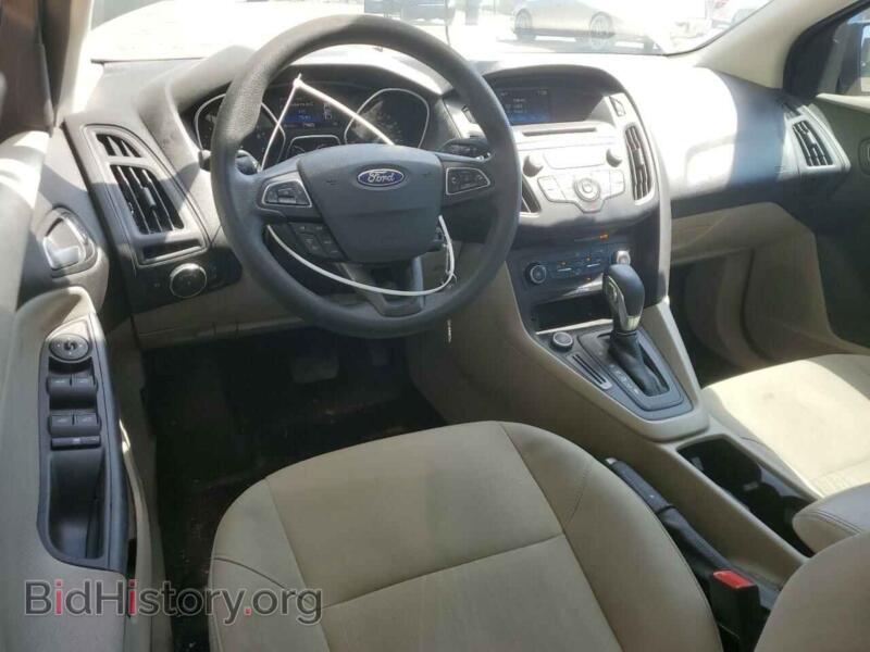 2017 Ford FOCUS (VIN 1FADP3F24HL317545) — photo 8 of 15