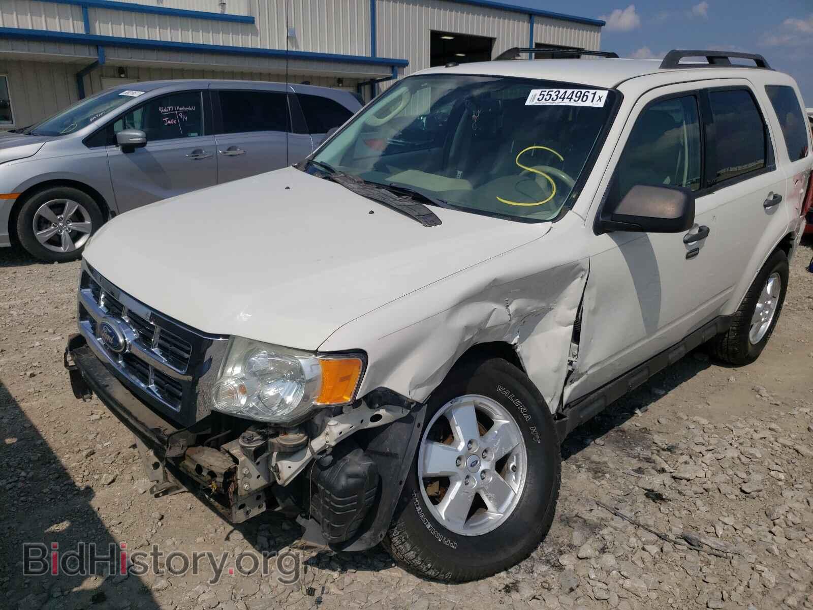 2011 FORD ESCAPE - VIN: 1FMCU0D72BKB12407 - Фото 2