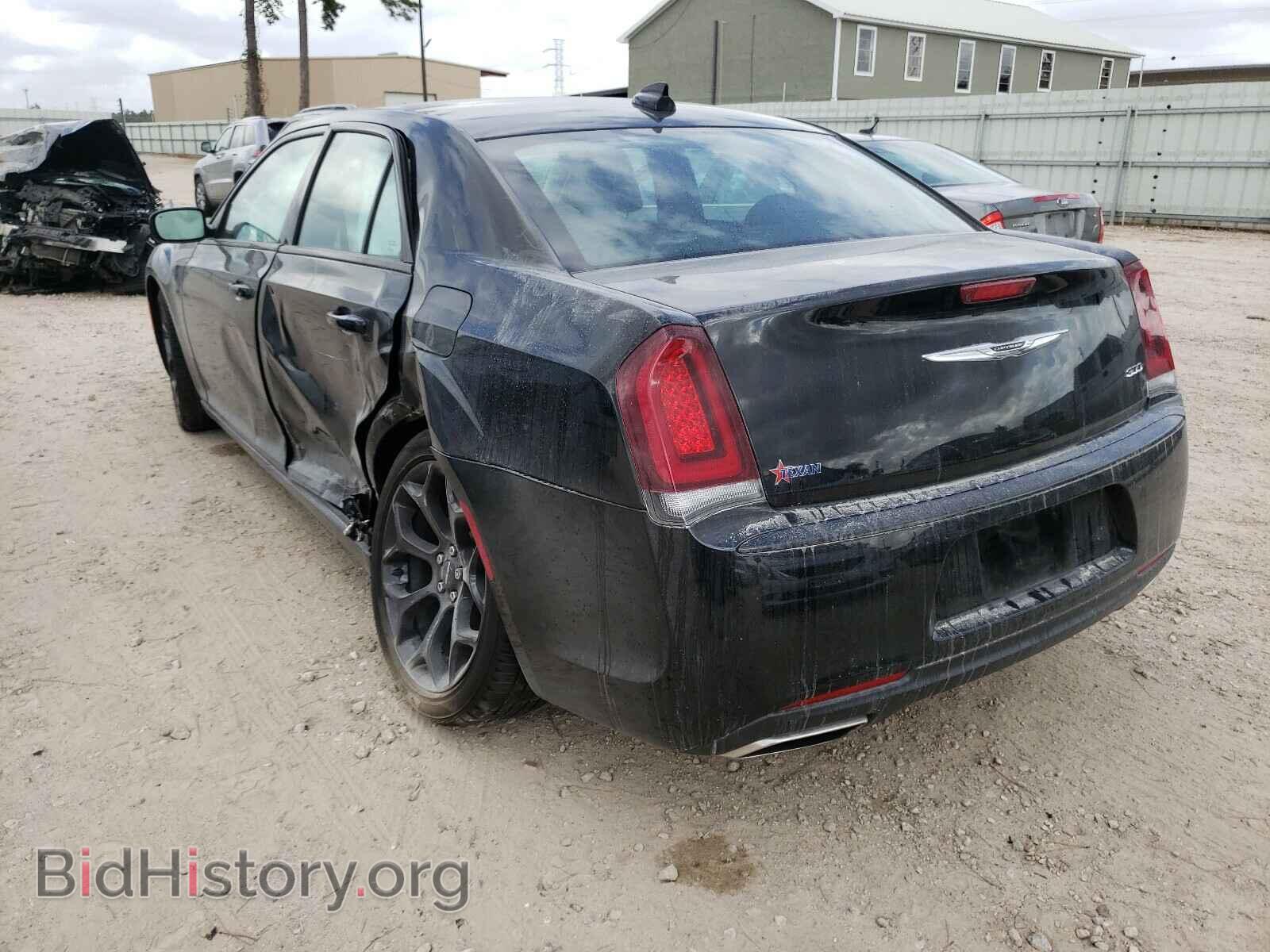 2019 CHRYSLER 300 - VIN: 2C3CCAAG5KH711069 - Фото 3