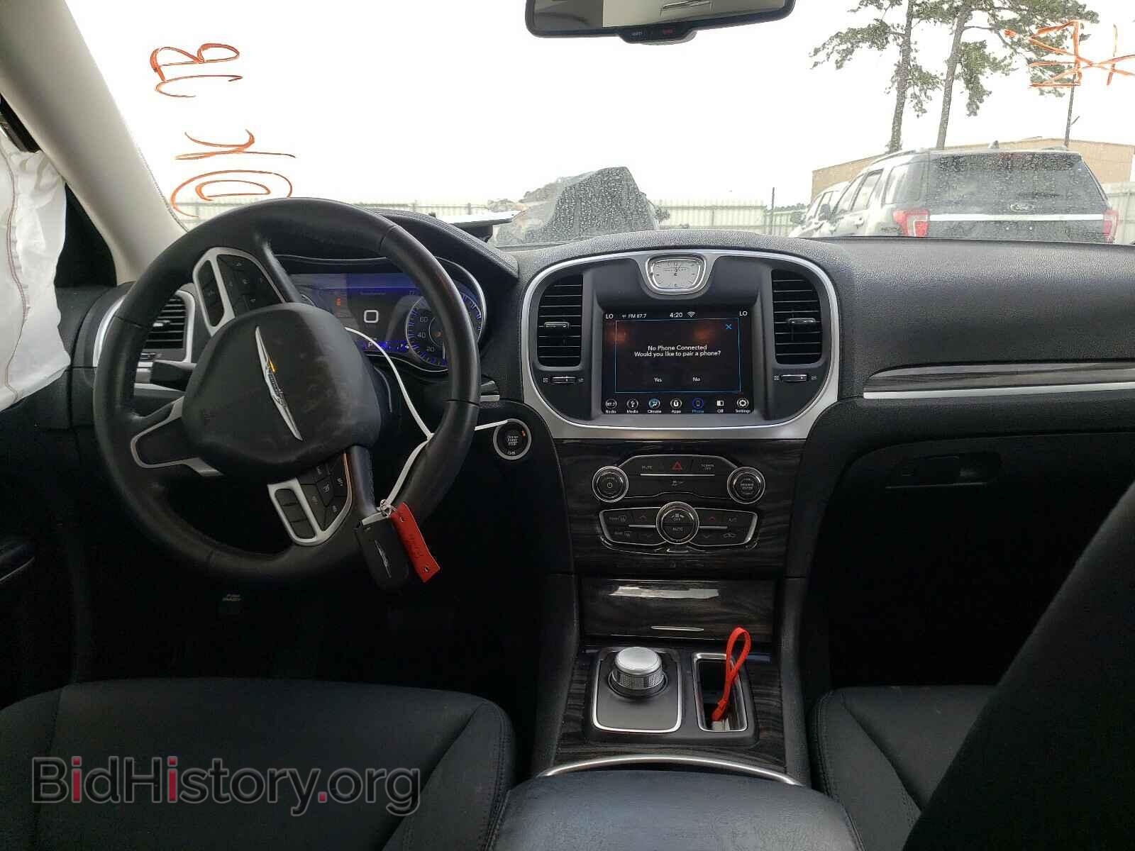 2019 CHRYSLER 300 - VIN: 2C3CCAAG5KH711069 - Фото 9
