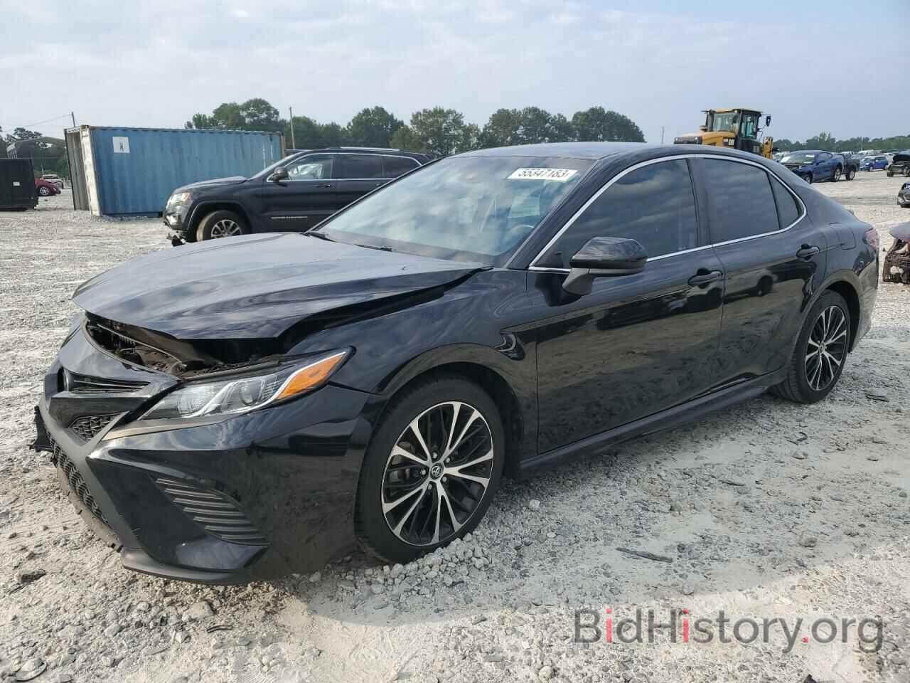 Photo 4T1B11HK2JU564143 - TOYOTA CAMRY 2018