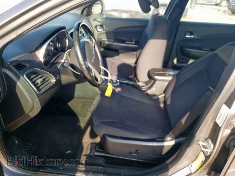 2013 Chrysler 200 (VIN 1C3CCBBB5DN558082) — фото 7 из 15