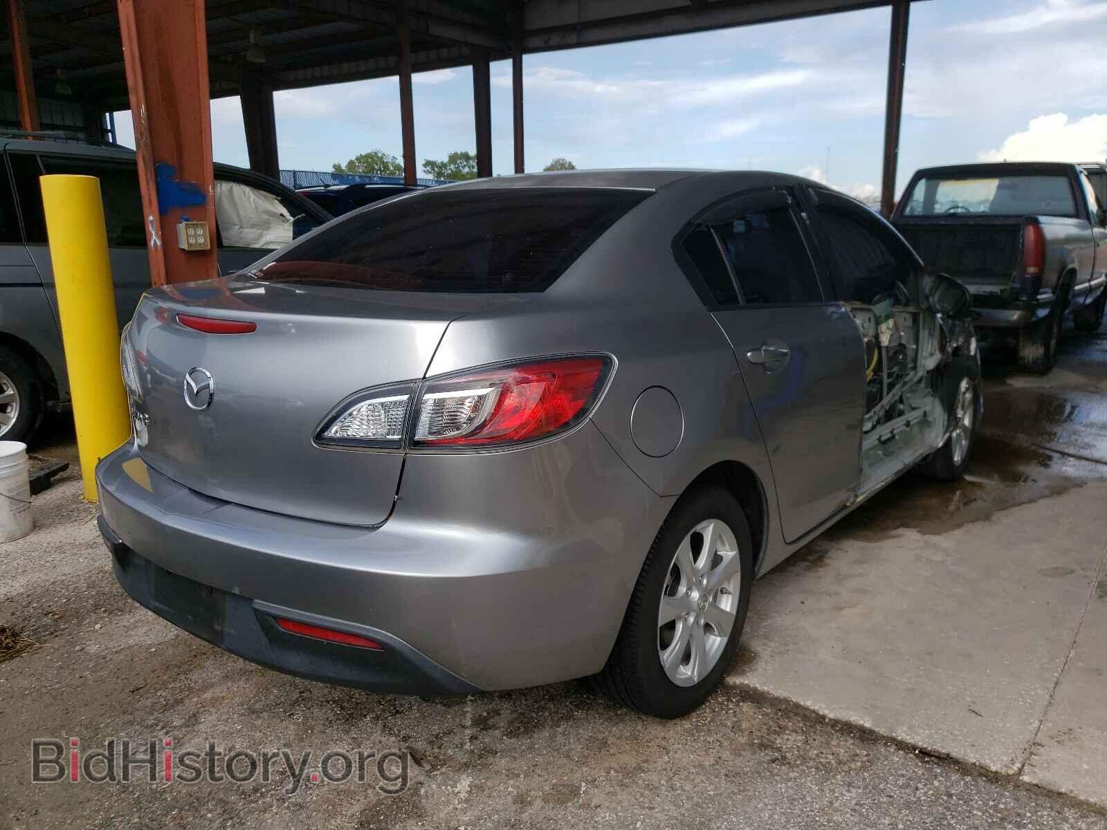 2011 MAZDA 3 - VIN: JM1BL1VF4B1900982 - Photo 4