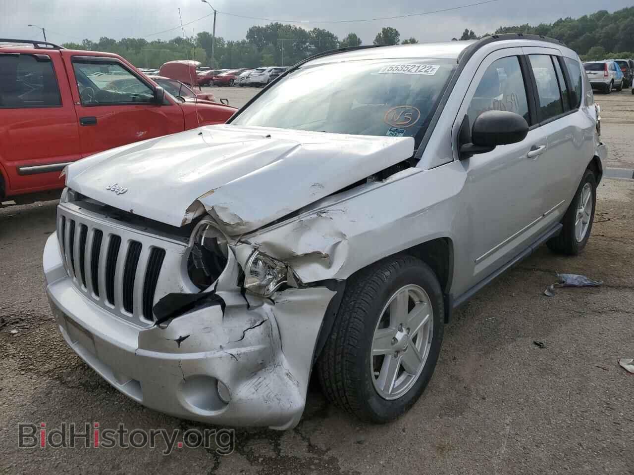 2010 JEEP COMPASS - VIN: 1J4NT4FB2AD650174 - Фото 2