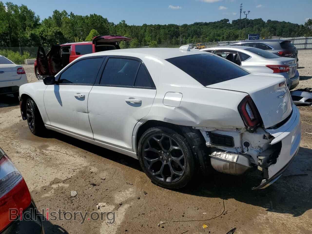 2019 CHRYSLER 300 - VIN: 2C3CCAAG7KH610583 - Фото 2