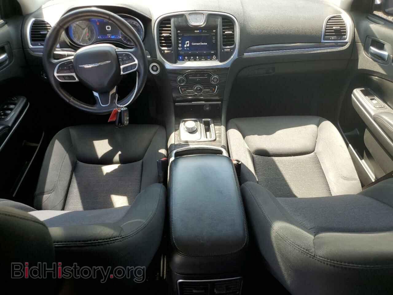 2019 CHRYSLER 300 - VIN: 2C3CCAAG7KH610583 - Фото 8