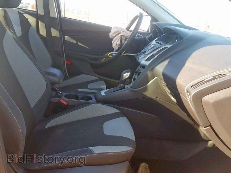 2014 Ford FOCUS SE (VIN 1FADP3F23EL370846) — photo 5 of 10